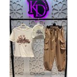 Baskılı Tişört Lv Paçaları Lastikli Pantolon ve Çanta 3'lü Alt Üst Takım Unisex Kız ve Erkek Çocuk - Kahverengi - 4 Yaş