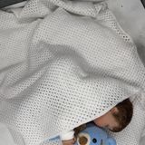 Battaniye (Beyaz) | %100 el örgüsü yün bebek battaniyesi