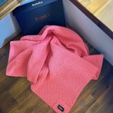 Battaniye (Koyu Pembe) | %100 el örgüsü yün bebek battaniyesi