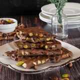 Bayramyeri Kırık Sütlü Antep Fıstıklı Çikolata 300G - 250 gr