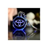 Be Hediyelik Toyota Logolu 7 Renk Yanan Led Işıklı 3D Araba Anahtarlık Yedek Pil