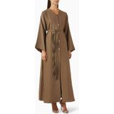 Beige Collection Şıklığı Yansıtan Bel Detaylı Düğmeli Abaya ile Her Ortama Uyum Sağlayın - Kahverengi - 56