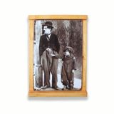 bektobacco Rustik Ahşap Çerçeveli Vintage Metal Pano Charlie Chaplin 20x30