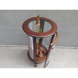 Bengi Ticaret Gümüşlük Vitrin 17434 Yuvarlak Model Parlak Ceviz Kayın Aslan Ayak 2Raf Bombe Cam