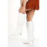 Beyaz Büzgü Detaylı Ince Topuklu Dizaltı Çizme Mimyshoesfat