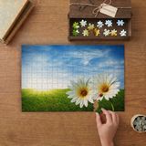 Beyaz Çiçeklere Konan Uğur Böceği - Doğa - Manzara Tasarımı 240 Parça Ahşap Puzzle Ahşap Kutuda MP02524