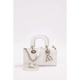 Beyaz Kapitone Logo Aksesuarlı Omuz Çantası - 22 cm