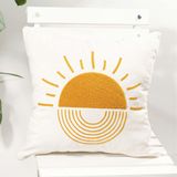Beyaz Kumaş Punch Nakışlı Güneş Tasarımlı Dekoratif Kırlent Kılıfı 45 X 45 Cm