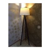 Beyaz Üç Ayaklı Lambader Ahşap Tripod Ayak Abajur 3 Ayaklı Lamba Konik Kumaş Başlık Ceviz