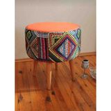 Beylerbeyi Retro Gürgen Ahşap Ayaklı Dekoratif Etnik Üst Kiremit Desenli Silindir Puf Bench Dekoratif Ahşap Puf Rustik Bench - Gri