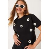 Bianco Lucci Kadın Bisiklet Yaka Papatya Aksesuarlı Kısa Kollu T-Shirt 60602019