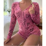 Bicomi Pamuklu Pembe Siyah Kalp Desenli Düğmeli Uzun Kol Tulum Pijama