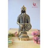 Bilenler Fetih Zırh Ayetel Kürsi Biblo 11x21 Cm (KÜÇÜK BOY) – Gümüş Renk Metal Dekoratif Aksesuar