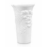 Bisküvi Porselen Sanat Vazosu, Kabartmalı Çiçek Desenli, 23 cm | İmzalı 740/2 Model, Beyaz Mat Yüzey, 13x9 cm Vazo Ağzı, 9 cm Taban, El İşçiliği Kabartma