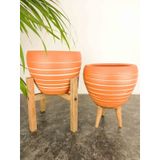 BİTKİ TASARIMI EV DEKORASYON YAN ÇİZGİ DESENLİ TERRAKOTA TOPRAK SAKSI SAKSILIK SALON ÇİÇEKLİK İKİLİ SET 3 AYAKLI- 4 AYAKLI- 15 CM