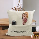 Bk Gift Kişiye Özel Anne Kız Karikatür Tasarımlı Organizer Kumanda ve Atıştırmalık Cepli Sarı Kırlent Yastık-20 Arkadaşa , Cepli Yastık