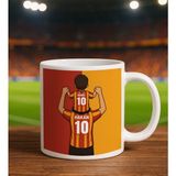 Bk Gift Kişiye Özel Baba&çocuk Sarı-Kırmızı Forma Tasarımlı Beyaz Kupa Bardak, Arkadaşa Hediye, Sevgiliye Hediye, Taraftar Hediyesi - Renk - Renkli