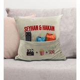 Bk Gift Kişiye Özel Tasarımlı Organizer Kumanda ve Atıştırmalık Cepli Krem Kırlent Yastık- 1, Ev Dekoru, - 43 x 43 cm - Renkli