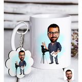 BK Kişiye Özel Erkek Yönetmen Karikatürlü Beyaz Kupa ve Anahtarlık Hediye Seti-1