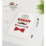 BK Kişiye Özel Yakışıklı Babam Tasarımlı 9 x 14 cm Beyaz Defter ve Kalem Seti - Model 1