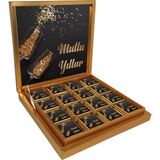 Blackeye Chocolate Kişiye Özel Yeni Yıl Çikolatası - Yılbaşı Çikolatası - Mutlu Yıllar Kutusu (32 Adet Madlen Çikolata)