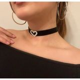 Blotch Zirkon Taşlı Choker Boş Kalp Detay Kadife Tasma Yılbaşı Kolyesi