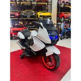 Bmw Akülü Motor 12 V Beyaz Renkli 30 kg Taşıma Kapasitesi ile Plastik Materyal ve Led Işık