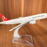 Boeing 737-800 THY Metal Model Uçak (1/250) – Kişiye Özel İsim Yazılı, Şık Dekoratif ve Koleksiyonl