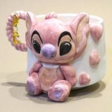 Bonita Bon Luxe 3D Kabartmalı Hediye Harf Charmlı El Yapımı Kişiselleştirilebilir Lilo ve Stitch Seramik Kupa - Pembe