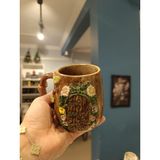 Bonita Bon Luxe El Yapımı 3D Kabartmalı Seramik Kupa | Fantastik Masal Temalı | El Boyaması Özel Tasarım Kahve & Çay Kupası | Koleksiyonluk Handmade Mug - Haki