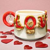 Bonita Bon Luxe El Yapımı 3D Yaldızlı Love Ayıcık Figürlü Hediye Harf Yada Kalp Charm'lı Kişiye Özel Seramik Kupa - Kırmızı - Altın