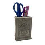 Bosphorus Homi KALEMLİK DEKORATİF İŞLEMELİ GÜMÜŞ OFİS GERECİ POLİRESİN 8X6X11CM