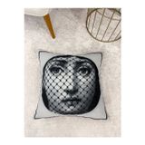 Brillant Açık Gri Fornasetti Lina Cavalieri Yüz Temalı Kırlent Kılıfı 45X45