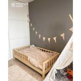 BRK Design Montessori Ahşap Çocuk Yatağı Ayaklı – Doğal Masif Çam Korkuluklu Çocuk Karyolası - 120 x 200 cm
