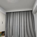 Bu Beyaz Dekoratif Perde Rayı, Pürüzsüz Kayma Çubuklu ve Paslanmaya Dayanıklı Pencere Perdesi Seti 150 cm (4,9 ft)