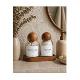 BUCOLIC 2’li Ahşap Top Kapaklı Cam Pamukluk Seti – Ahşap Standlı | Beyaz Etiket (Cotton & Cotton Bud)