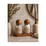 BUCOLIC 2’li Ahşap Top Kapaklı Cam Pamukluk Seti – Ahşap Standlı | Vintage Etiket (Cotton & Cotton Bud)