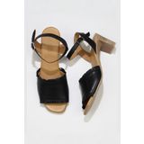 Bueno Shoes 01WN4005 Siyah Deri Kadın Topuklu Sandalet