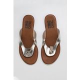 Bueno Shoes 01WU7446 Bej Parlak Deri Kadın Parmak Arası Terlik
