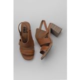 Bueno Shoes 01WY3705 Taba Koyu Deri Topuklu Kadın Sandalet