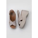 Bueno Shoes 01WY9007 Gri Deri Kadın Dolgu Topuklu Sandalet