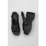 Bueno Shoes 01WY9007 Siyah Deri Kadın Dolgu Topuklu Sandalet