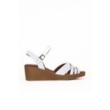 Bueno Shoes Beyaz Deri Kadın Dolgu Topuklu Sandalet 01we3900