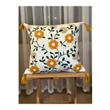 BUGİ HOME COLLECTİON Punch Nakışlı Çiçek Desenli Dekoratif Püsküllü Kırlent Kılıfı