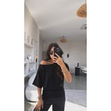 Buket Teke Siyah Omzu Açık Kısa Kollu Modal Bluz