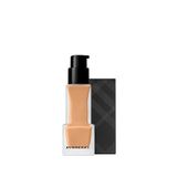 Burberry Matte Glow Liquid 70 Medium Cool Bej 30 ml Fondöten