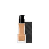 Burberry Matte Glow Liquid 70 Medium Neutral Bej 30 ml Fondöten