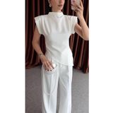 Butik Beyza Asimetrik Kesim Omuzları Vatkalı Sırt Fermuarlı Bluz