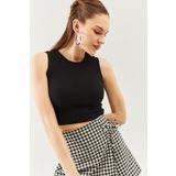 Butikgiz Siyah Sıfır Kol Bisiklet Yaka Vucuda Oturan %100 Pamuklu Kaşkorse Esnek Crop Bluz