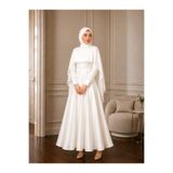 By Atelier RÜYA Beyaz Şifon Pelerinli Çıkarılabilir Kemerli Uzun Kloş Abiye/Elbise